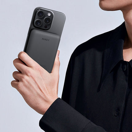 Aukey MagFusion 5000mAh Magnetic Wireless Charging Power Bank (PB-MS03)